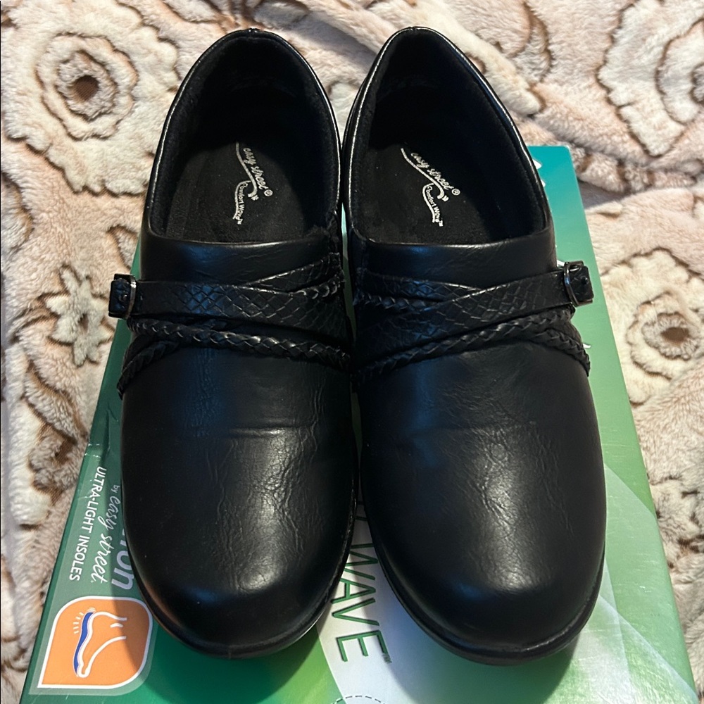 Easy Street Comfort Wave Shoes/Clogs NEW Sz 7